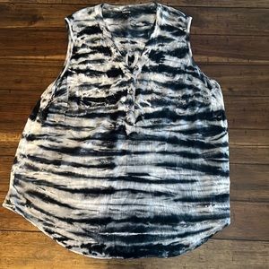 TORRID HARPER - BLACK TIE-DYE RAYON PULLOVER TANK